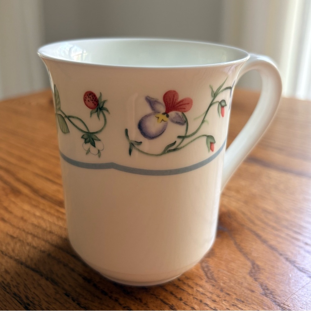 Villeroy & Boch Mariposa mugs - Set of 5- bone China- made in Germany- ~4 inches - Picture 15 of 15